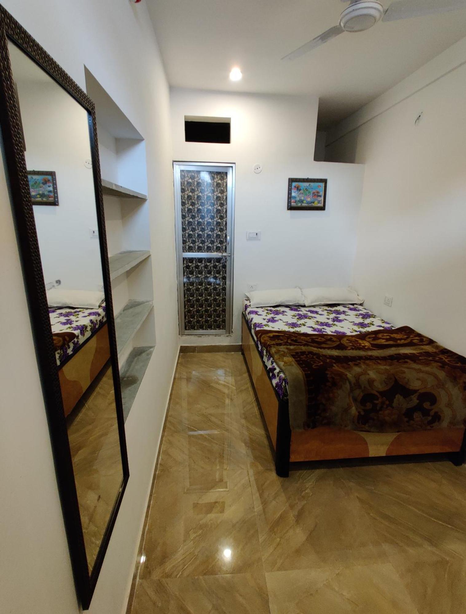 Varah Square Guest House Pushkar Pokój zdjęcie