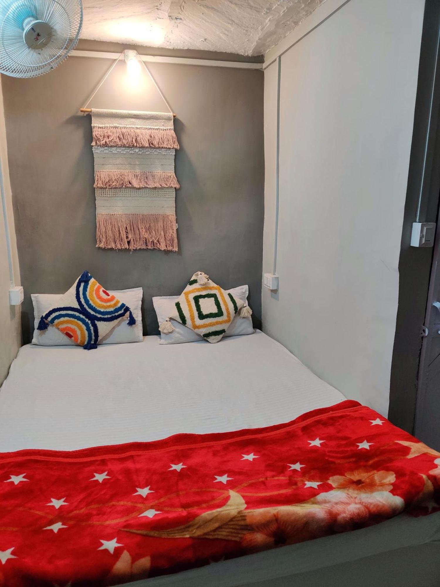 Varah Square Guest House Pushkar Pokój zdjęcie